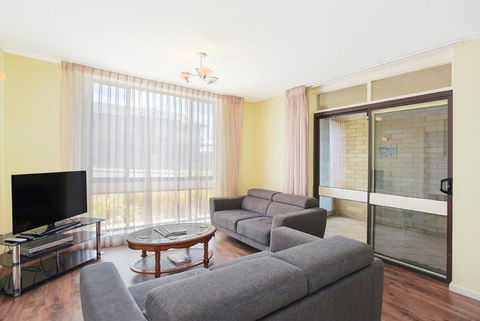 The Dolphins Beachfront Apartments - Sydney 4u 5