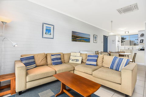 The Dolphins Beachfront Apartments - Sydney 4u 11