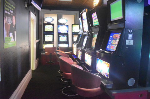 Commercial Hotel Morgan - Sydney 4u 8
