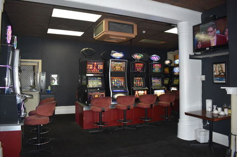 Commercial Hotel Morgan - Sydney 4u 9