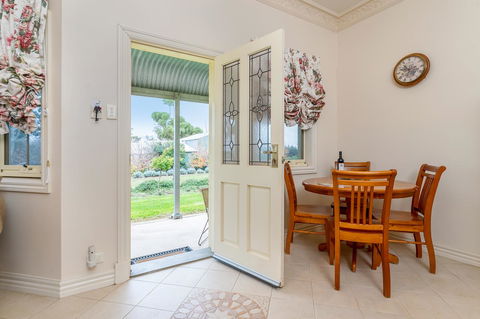 Barossa Vineyard Cottages - Sydney 4u 19