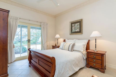 Barossa Vineyard Cottages - Sydney 4u 12
