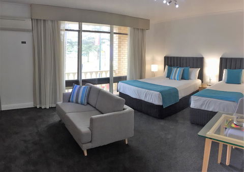 Ensenada Motor Inn And Suites - Accommodation Sydney 2