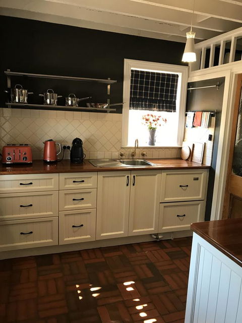 Kit Kat Cottage - Heritage Accommodation Burra - Sydney 4u 33