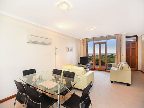 Franklin Beachfront Apartments - Accommodation Sydney 4