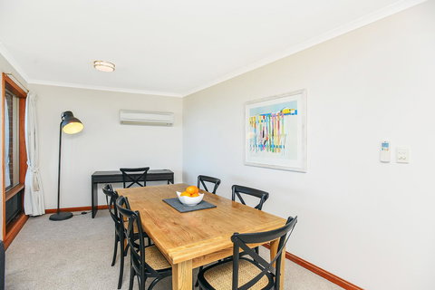 Franklin Beachfront Apartments - Accommodation Sydney 7