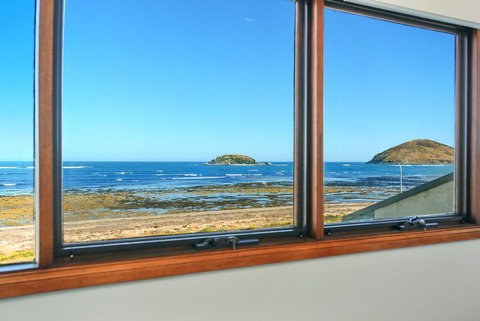 Franklin Beachfront Apartments - Accommodation Sydney 12