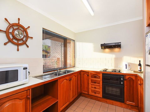 Franklin Beachfront Apartments - Accommodation Sydney 9