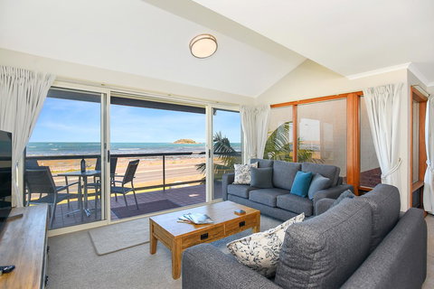 Franklin Beachfront Apartments - Accommodation Sydney 6