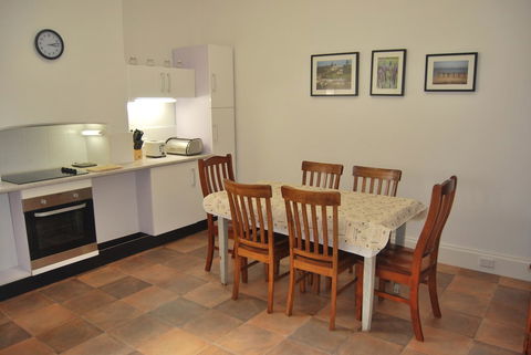Jacaranda Cottage - Sydney 4u 9