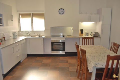 Jacaranda Cottage - Sydney 4u 3