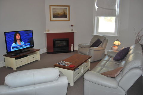 Jacaranda Cottage - Sydney 4u 2