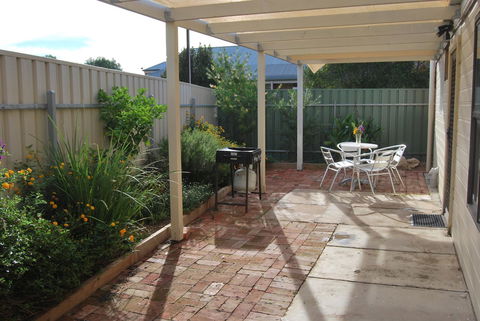 Jacaranda Cottage - Sydney 4u 5