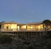 White Sands Holiday Retreat - Sydney 4u