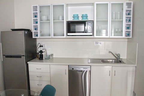 Smugglers Inn Studio Apartments - Sydney 4u 8