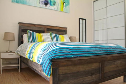 Smugglers Inn Studio Apartments - Sydney 4u 13