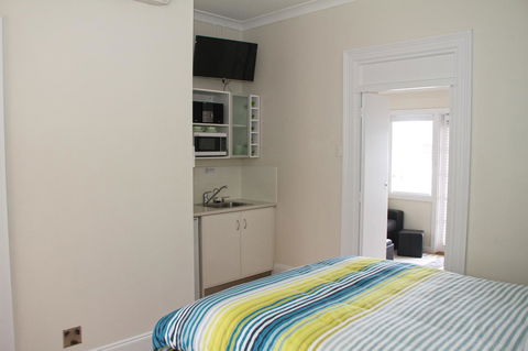 Smugglers Inn Studio Apartments - Sydney 4u 15