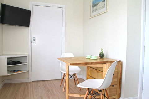 Smugglers Inn Studio Apartments - Sydney 4u 14