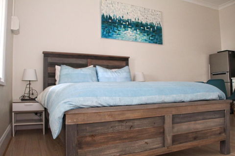 Smugglers Inn Studio Apartments - Sydney 4u 0