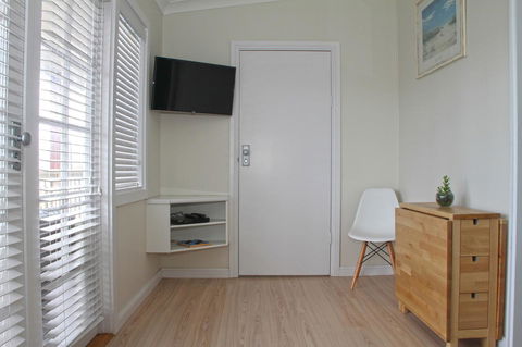 Smugglers Inn Studio Apartments - Sydney 4u 17