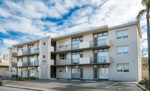 Glenelg Holiday Apartments - Corfu - Sydney 4u 0