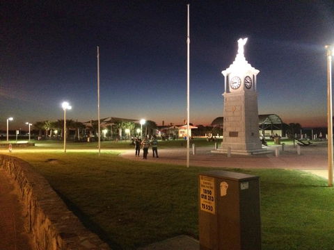 Adelaide - Semaphore Beach Front - Sydney 4u 30