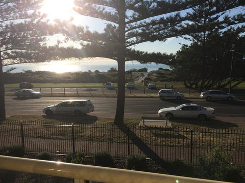 Adelaide - Semaphore Beach Front - Sydney 4u 8