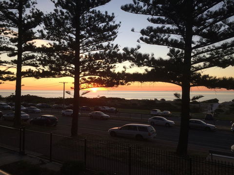Adelaide - Semaphore Beach Front - Sydney 4u 7
