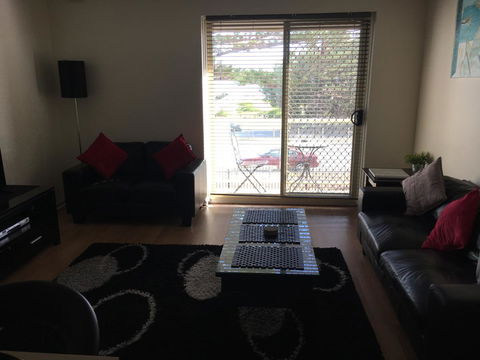 Adelaide - Semaphore Beach Front - Sydney 4u 3