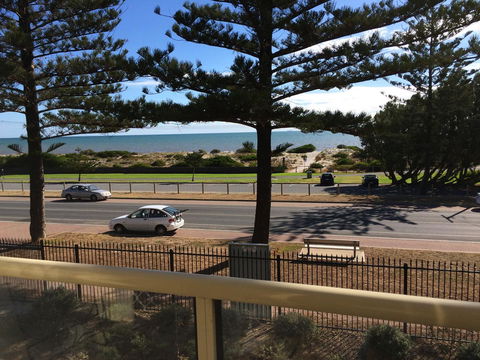 Adelaide - Semaphore Beach Front - Sydney 4u 23