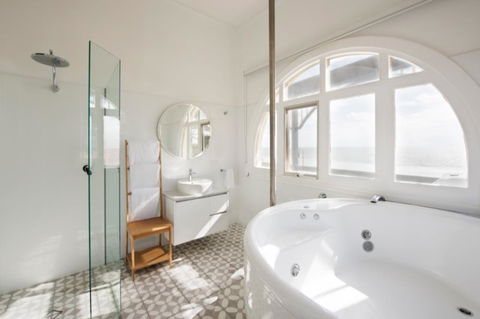 Seawall Apartments - Accommodation Sydney 10