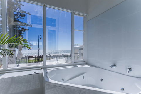 Seawall Apartments - Accommodation Sydney 4