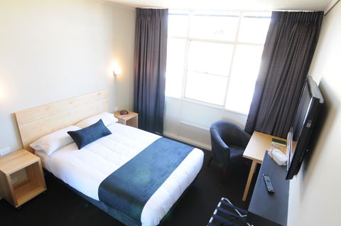 Mansfield Park Hotel - Sydney 4u 13