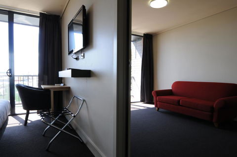 Mansfield Park Hotel - Sydney 4u 2