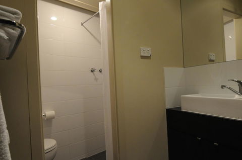 Mansfield Park Hotel - Sydney 4u 11