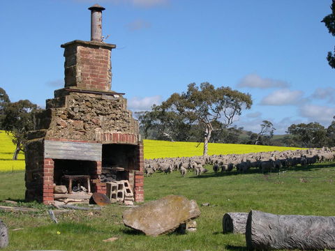 Rabbiters Hut - Sydney 4u 17