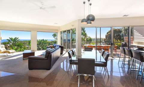 Lavina Luxury Beach House - Sydney 4u 1
