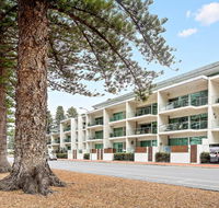 Breeze Beachfront Apartments - Sydney 4u