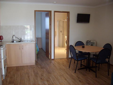 Jacko's Holiday Cabins - Sydney 4u 3