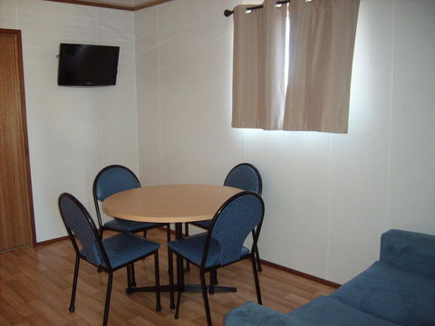 Jacko's Holiday Cabins - Sydney 4u 2