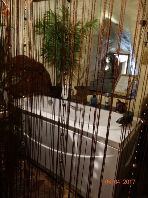 Di's Place - Sydney 4u 7