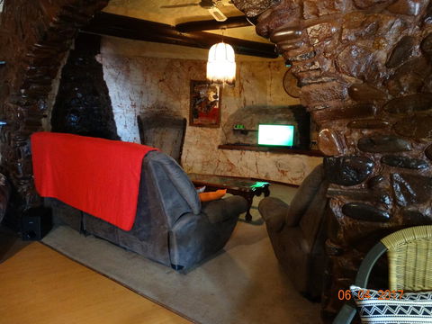 Di's Place - Sydney 4u 15