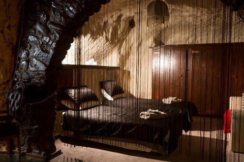 Di's Place - Sydney 4u 12
