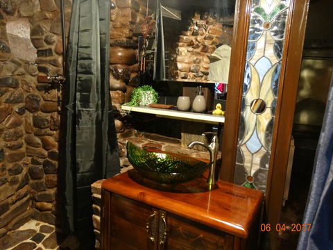 Di's Place - Sydney 4u 14
