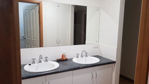 Aldinga Beach Overnighter Or Getaway Home - Sydney 4u 20