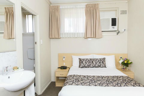 Bathurst Motor Inn - Sydney 4u 23