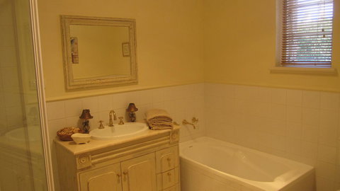 Gainsborough Cottage - Accommodation Sydney 6