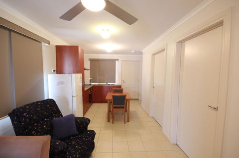 Port Vincent Motel & Apartments - Sydney 4u 8