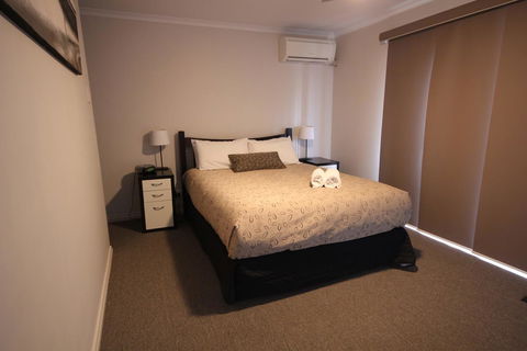 Port Vincent Motel & Apartments - Sydney 4u 9