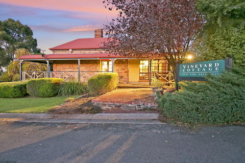 Vineyard Cottage BnB - Sydney 4u 8